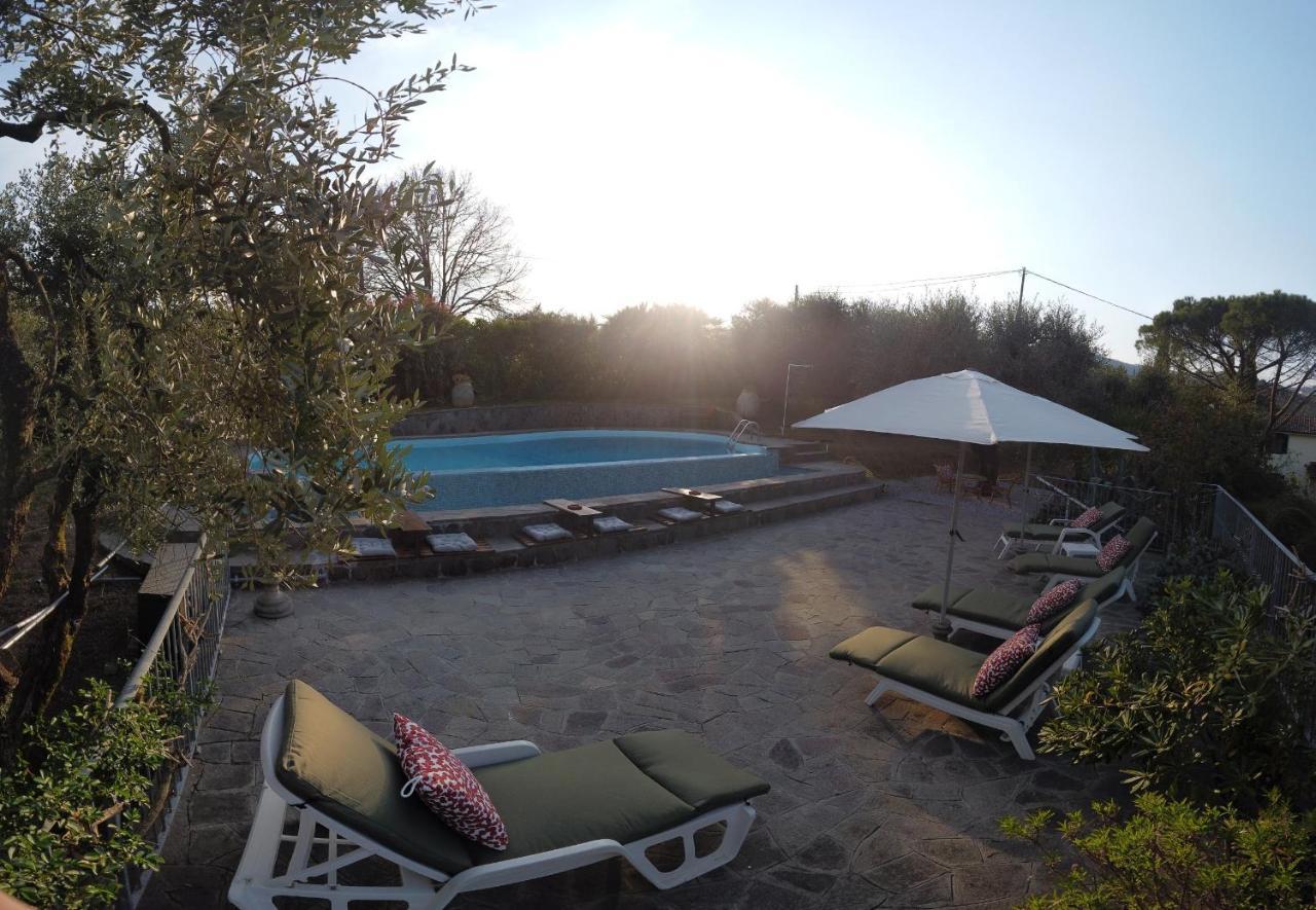 Casa Del Pino Bed & Breakfast Borgo a Buggiano Ngoại thất bức ảnh
